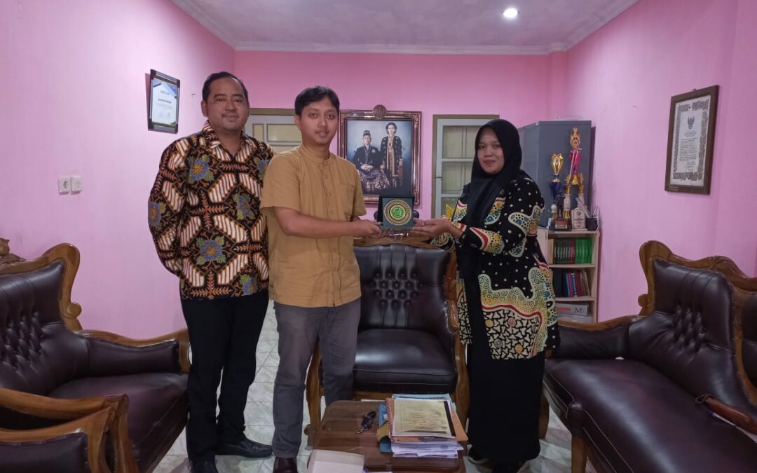 Prodi Administrasi Publik UNISA Yogyakarta Penjajagan Kerjasama Dengan Kelurahan Trirenggo Bantul